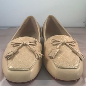 Enzo Angiolini beige quilted flats  8.5 wide